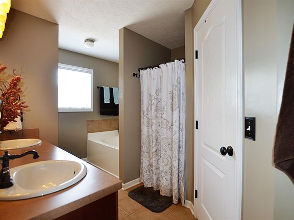 5th image of 102 Peanut Ct