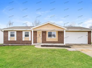 911 Brands Hatch Ln, Saint Charles, MO 63303