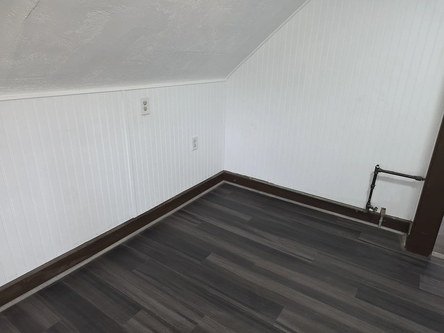 Lakeview Duplex — Photo 2
