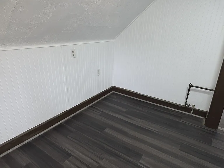 111 N Lakeview Ave — Photo 2