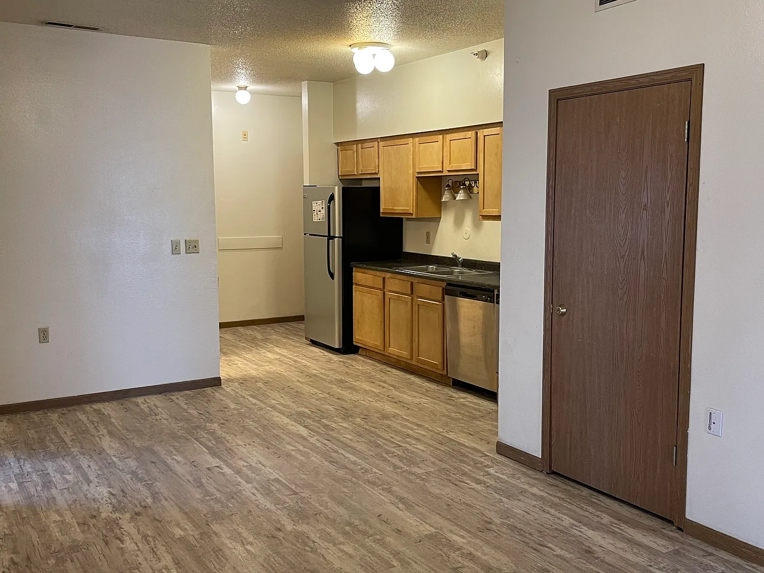 5 bed, $2,611 — Photo 3