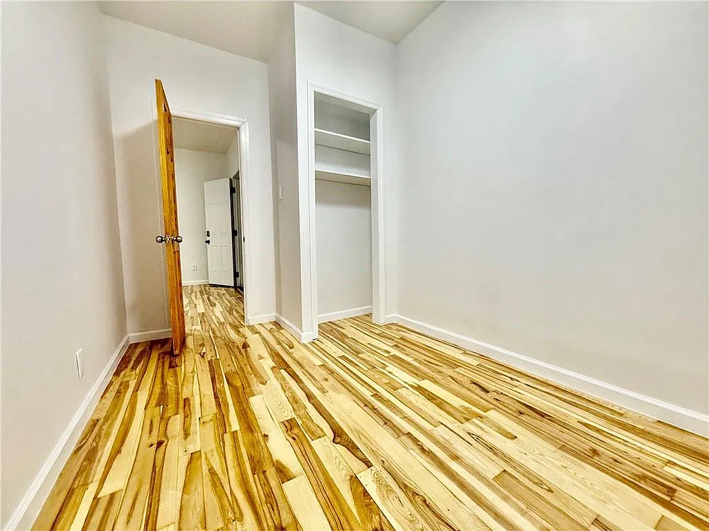 3 bed, 800 sqft, $2,800 — Photo 3