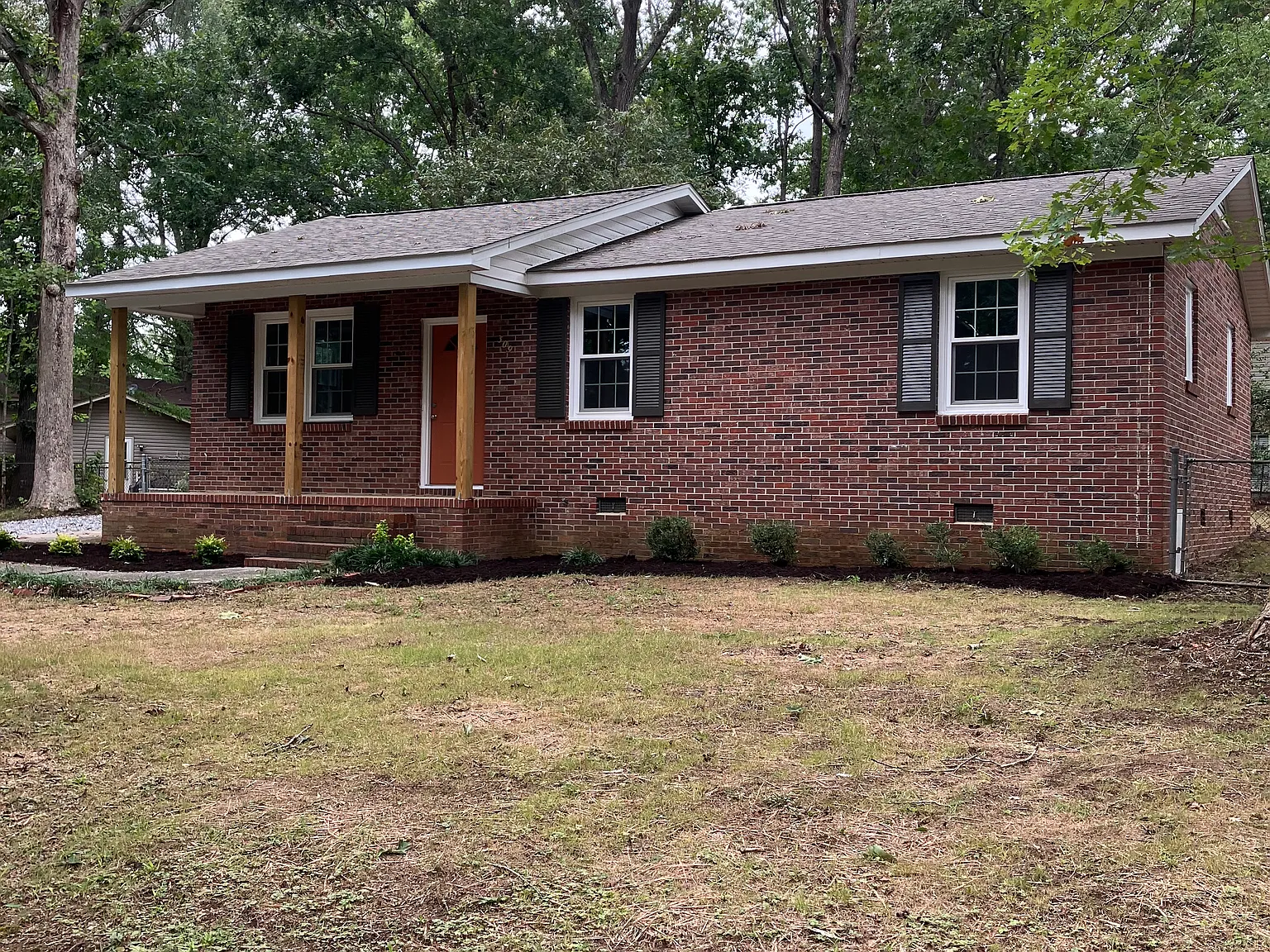 3 bed, 1200 sqft, $1,450 — Photo 1