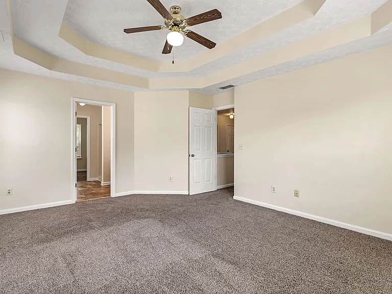 310 Sarasota Ln — Photo 42