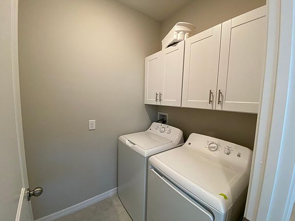 5th image of 9148 Shadyside Ln