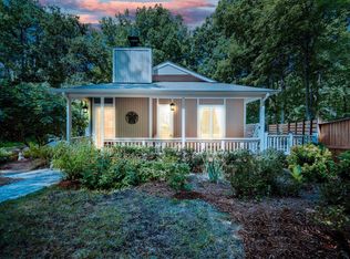 211 Honeysuckle Ln, Cary, NC 27513