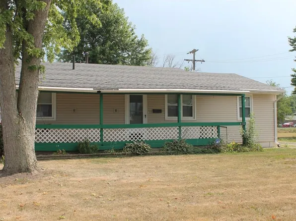 413 College St, Jackson Center, OH 45334