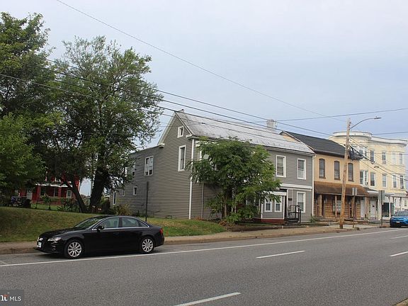 5th image of 447-449 W Washington St