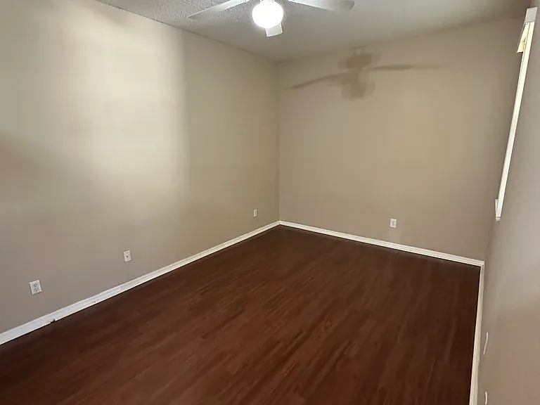 185 Club Villas Ln — Photo 2