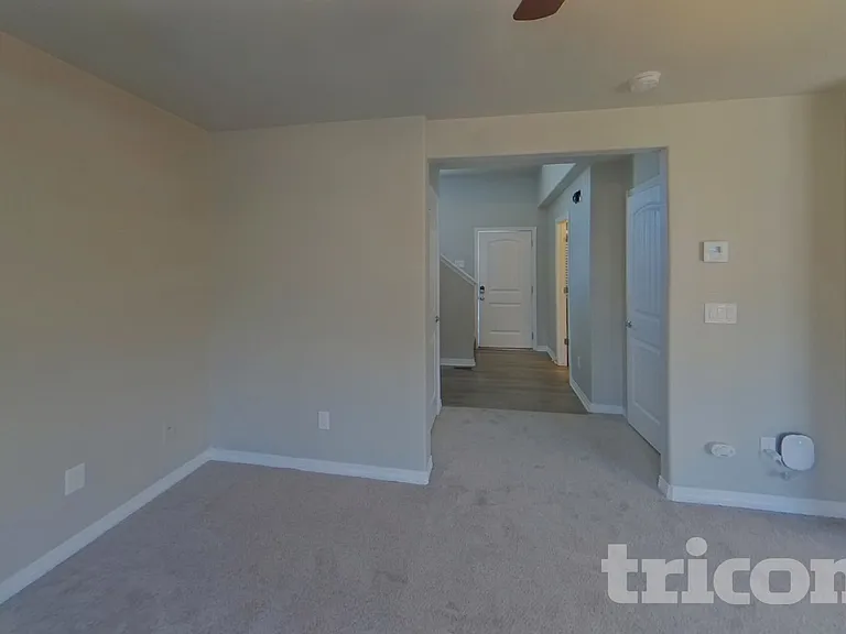10865 Aliso Dr — Photo 2