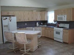 4 Cedar Ave, Lake Grove, NY 11755