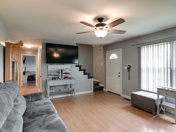 4th image of 401 Newman Dr