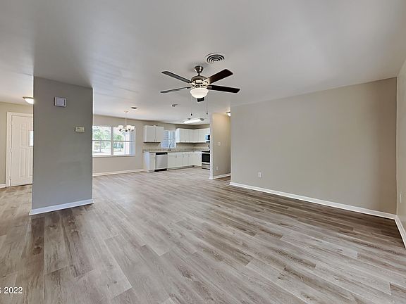 3rd image of 2741 Sherwood Dr
