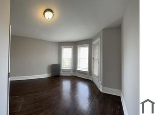 646 E 62nd St #1, Chicago, IL 60637