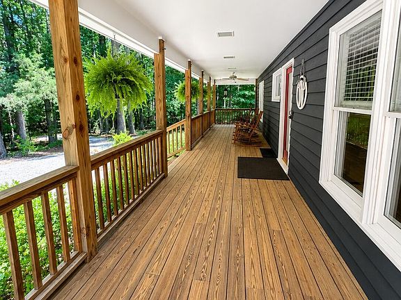 3rd image of 108 Cedar Creek Ln