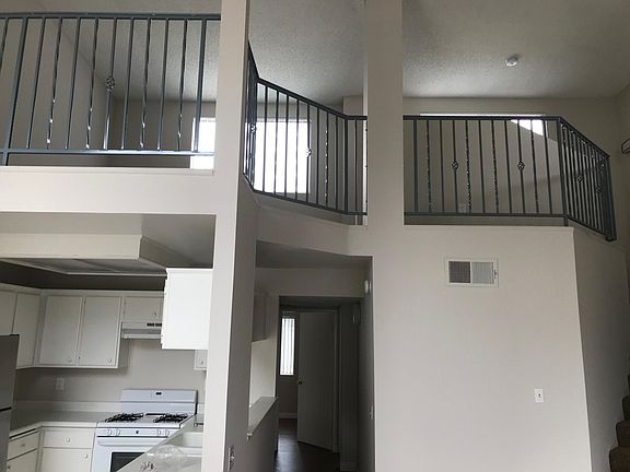 5th image of 11150 Glenoaks Blvd Unit 69