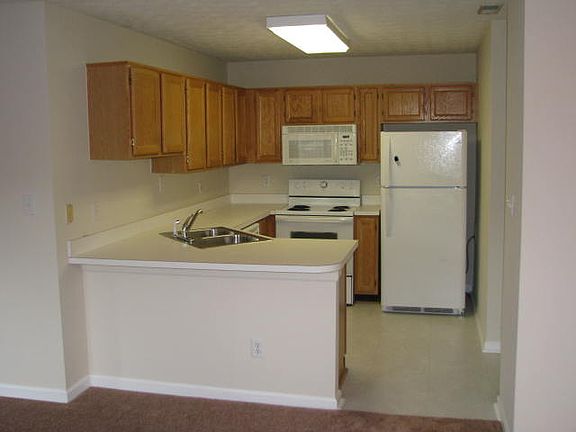 3rd image of 2819 Pine Valley Way NW