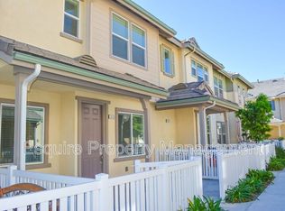 313 Harbor Breeze Dr, Port Hueneme, CA 93041