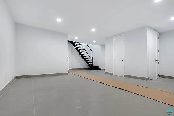 Rented by EXR | media 14