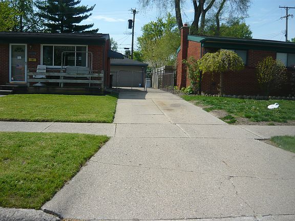 2nd image of 34351 Sheridan St