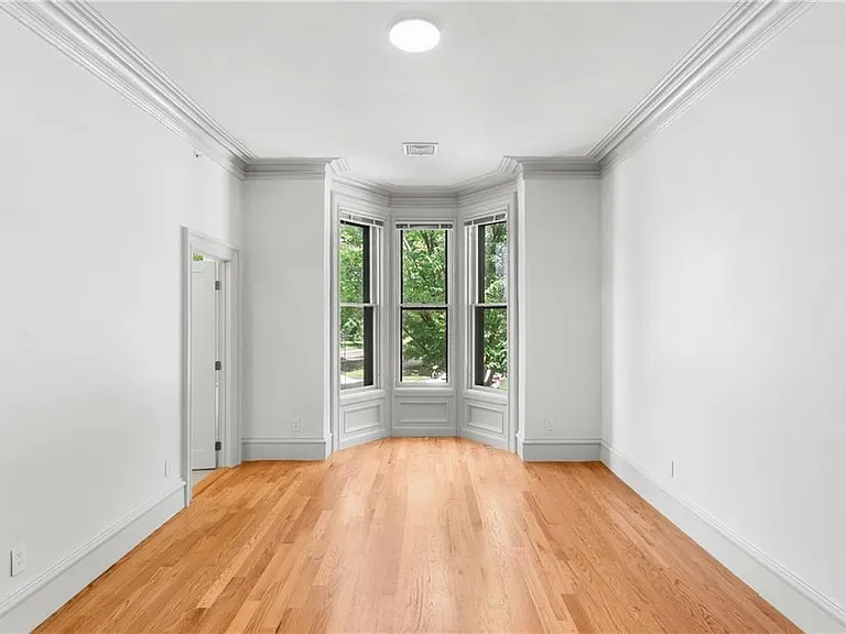 31 Parade St #201 — Photo 8