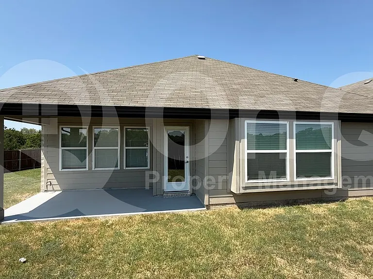 204 Rosewood Dr — Photo 26