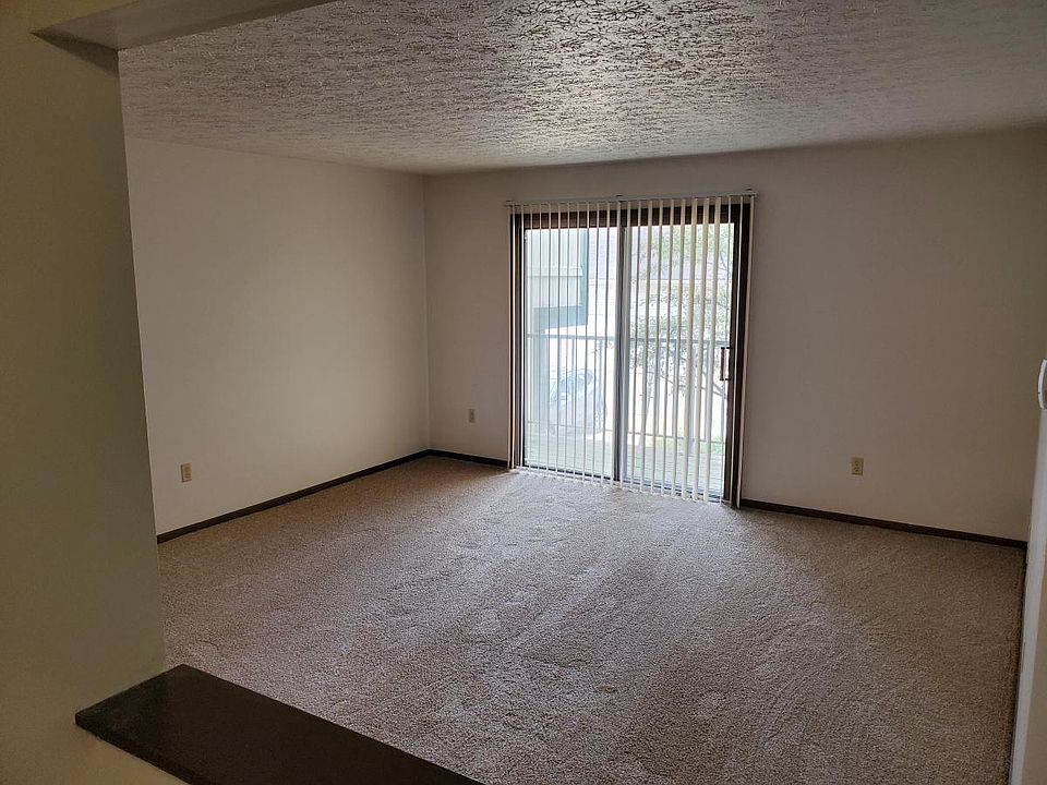 2nd image of 1659 Hampton Knoll Dr