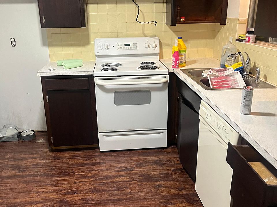 1st image of 2840 W Francis Ave