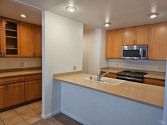 2nd image of 157 Vineyard Circle