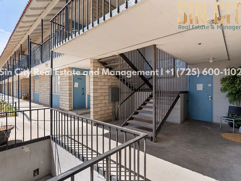 1011 N 4th St #9 — Photo 6