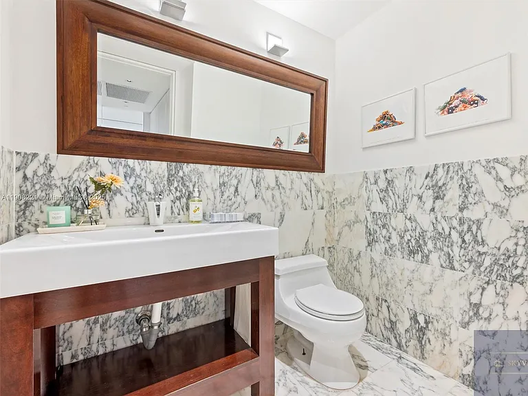 5142 Fisher Island Dr #5142 — Photo 35