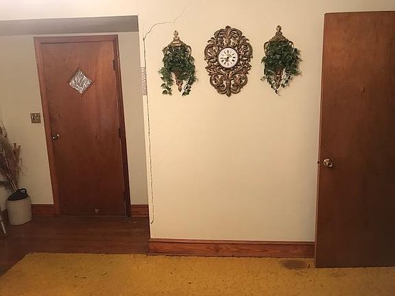 3rd image of 383 Colonial Tpke