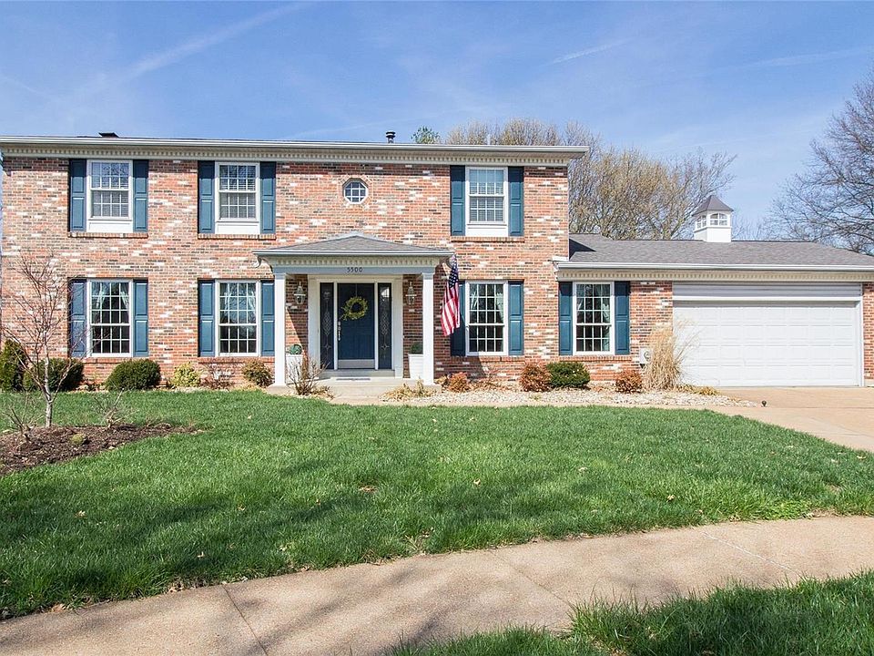 Classic Beauty! Four sides brick, Lighted Cupola, tasteful landscaping
