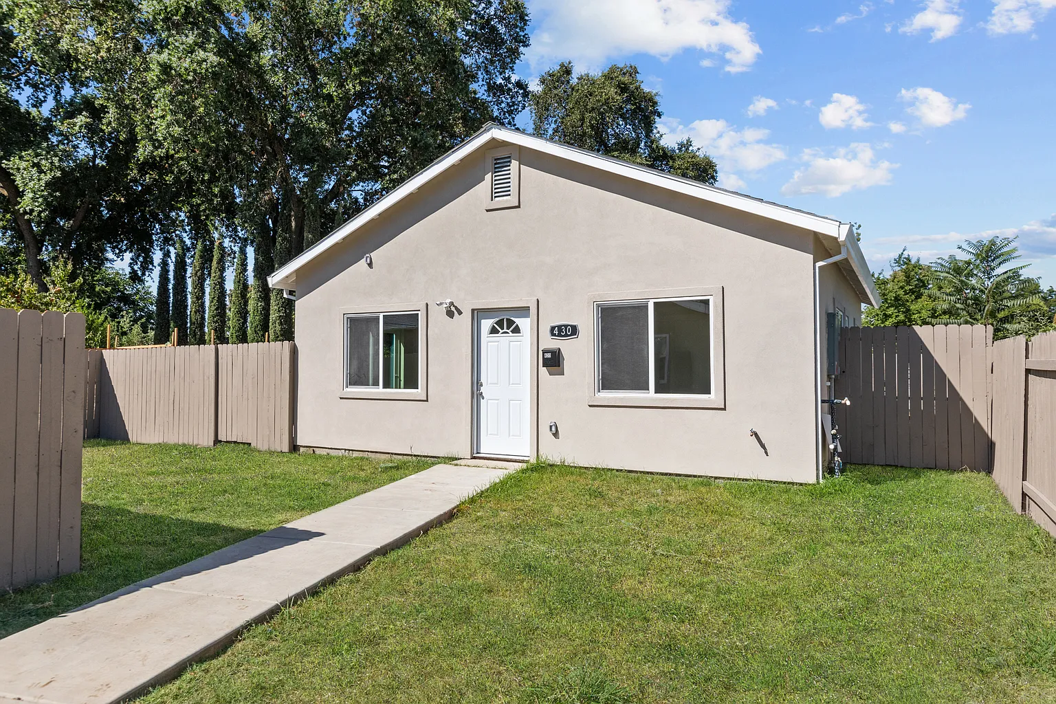 430 Myrtle Ave photo 1