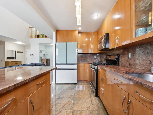 2511 Ocean Avenue image 1 of 21