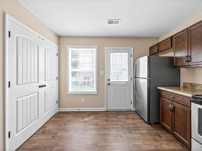 McGee Ct - 398 (x4) — Photo 12