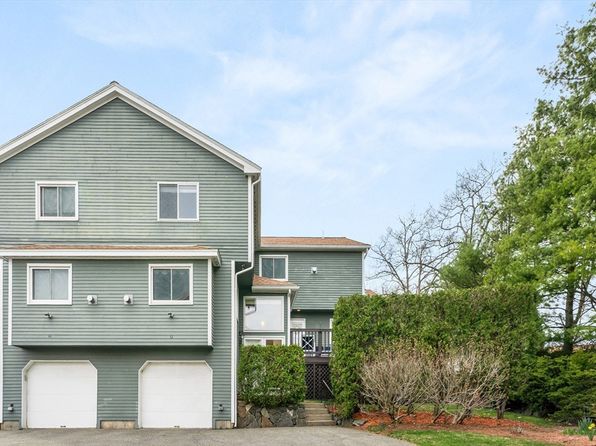 42 Brittania Cir UNIT 42, Salem, MA 01970