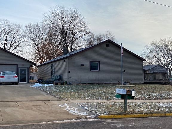 3rd image of 844 Hillsborough Ave