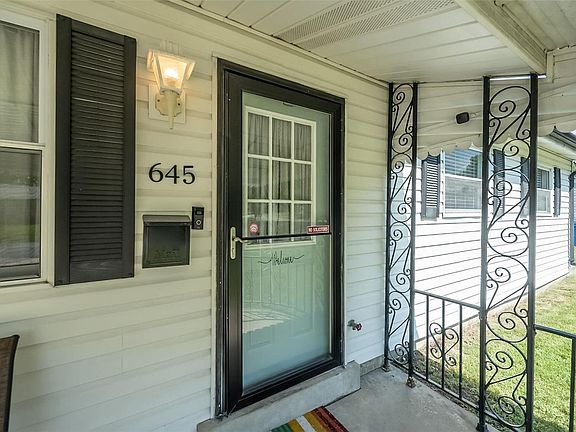 3rd image of 645 Lexington Park