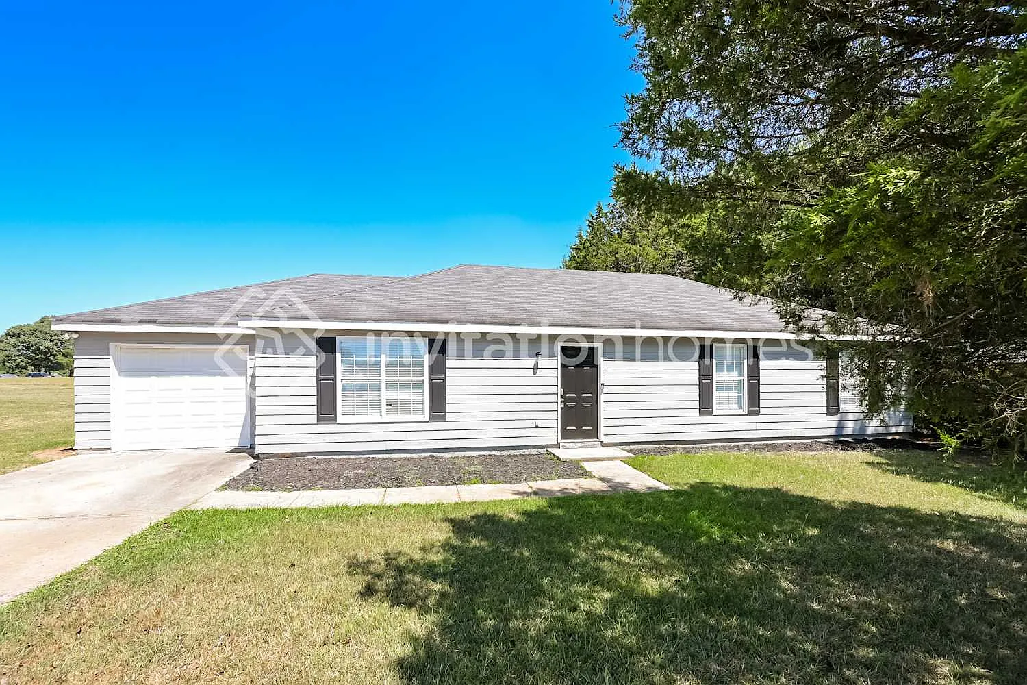 2740 Moon Rd Loganville, GA 30052 — Photo 1