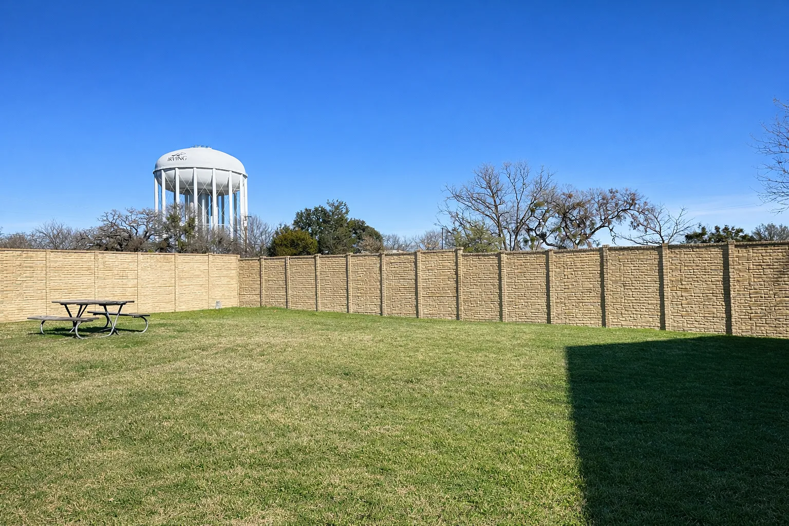 Sun Valley Apartments — Photo 3