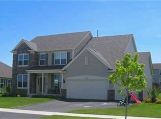 1175 McDole Dr, Sugar Grove, IL 60554