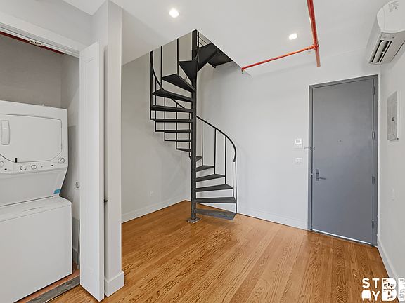 4th image of 1556 Fulton St #Penthouse