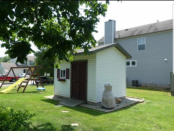 5th image of 610 Thistle Dr