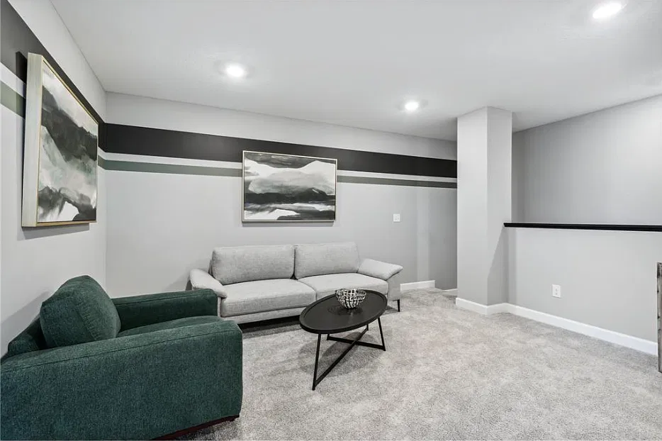 3 bed, 1800 sqft, $2,500 — Photo 2