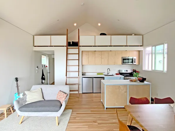 3374 C St, San Diego, CA 92102