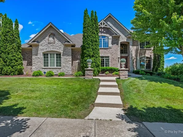 3674 Broadleaf Ave, Elgin, IL 60124