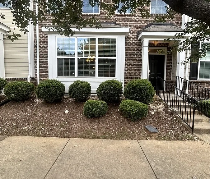 132 Spring Pine Ln — Photo 2
