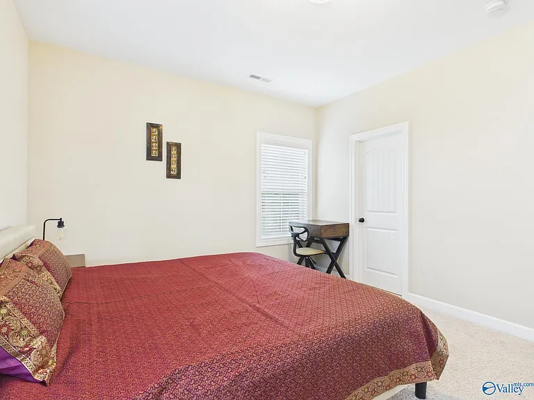 148 Kelso Blvd — Photo 37