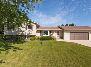 3268 Valley View Rd, Hartford, WI 53027